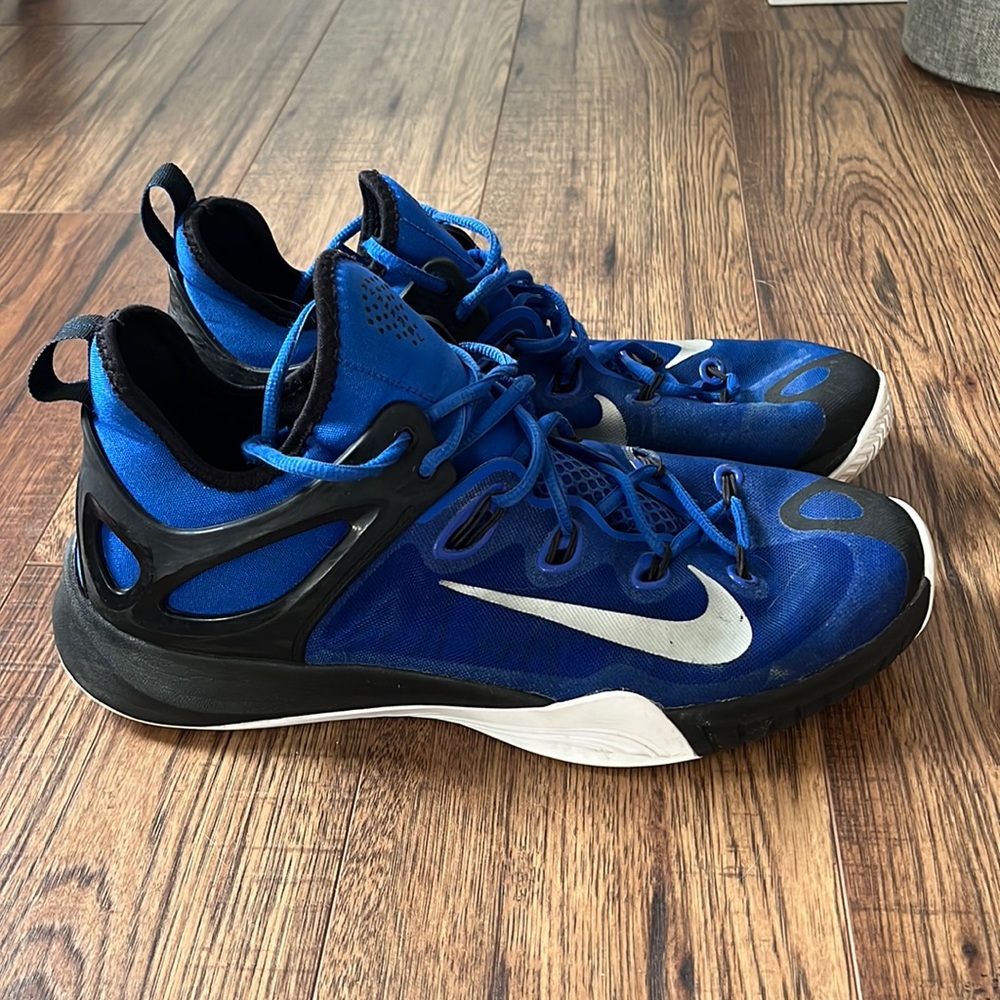 HyperRev Sneakers